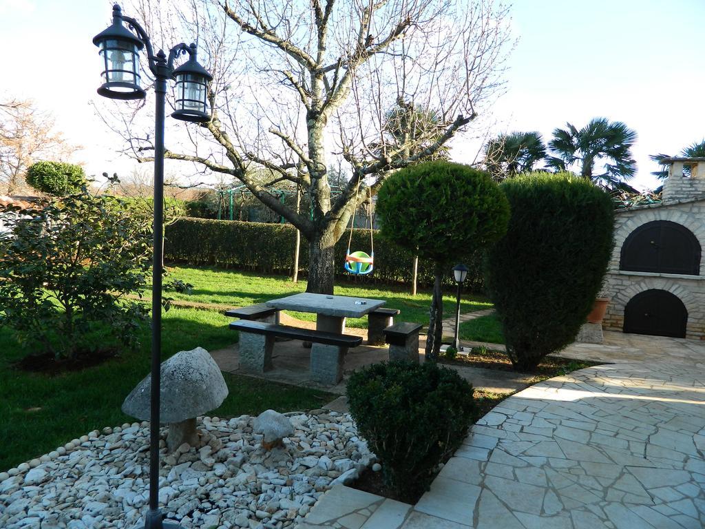 Apartmani Villa Otilija Porec Exterior photo
