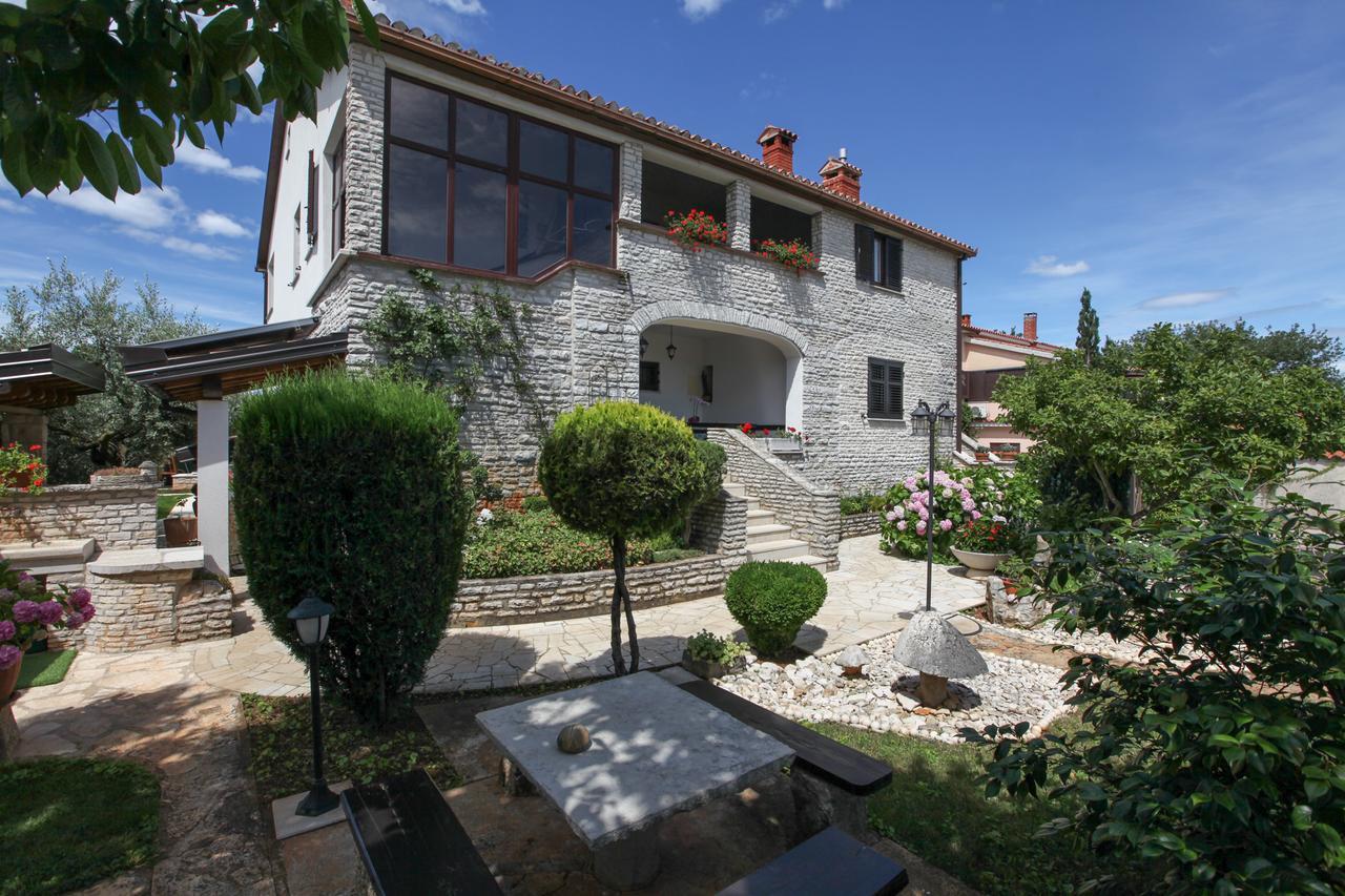 Apartmani Villa Otilija Porec Exterior photo